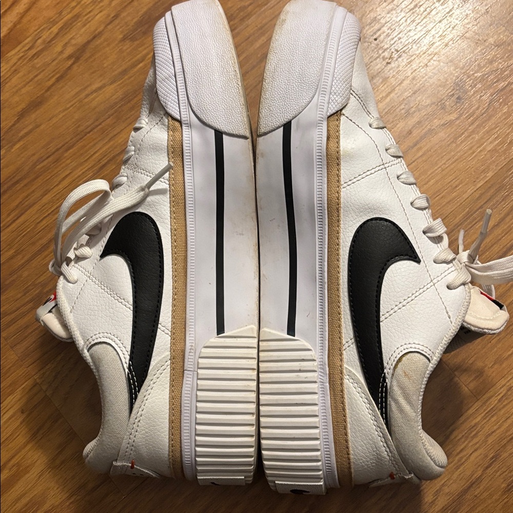 Nike Court Legacy Lift women's platform shoes size 9